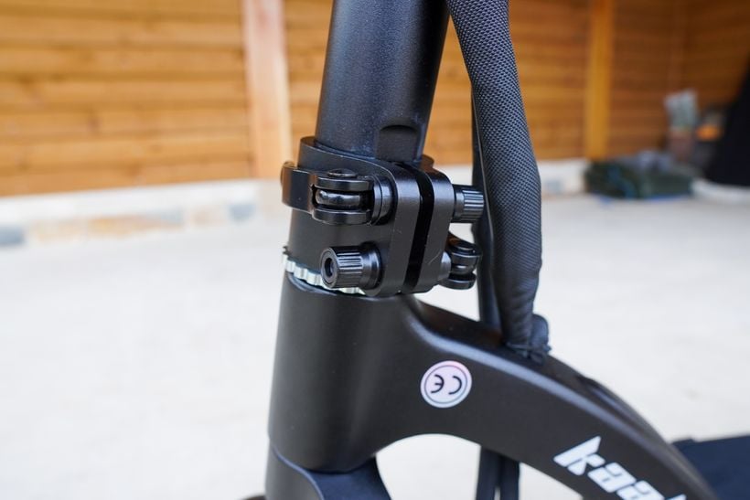 Mantis Pro SE Rear of Locking Ring With Quick-Release Levers Tightened