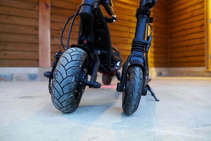 NAMI Burn-e 2 Tires Compared to Commuter Scooters